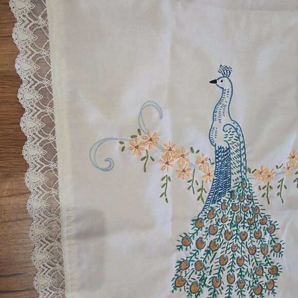 Vintage Embroidered Lace Table Runner Peacock Design - Picture 4 of 5
